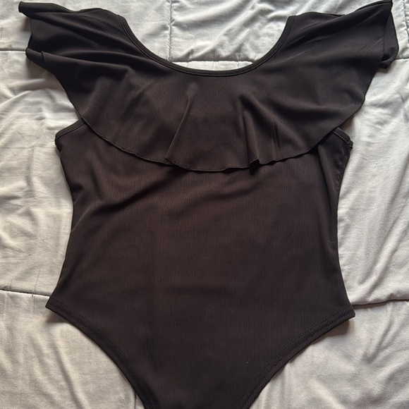 V neck body suit - Picture 2 of 8